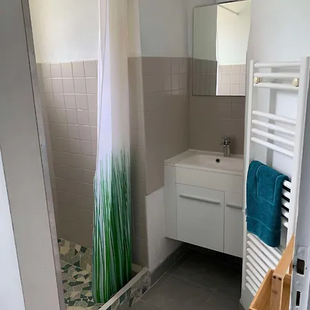 Au Bord Du Ruisseau - *