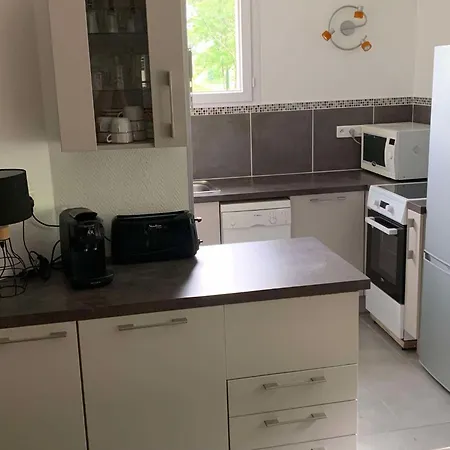 Ferienhaus Au Bord Du Ruisseau-Logement 3 Etoiles-4 Chambres-Campan